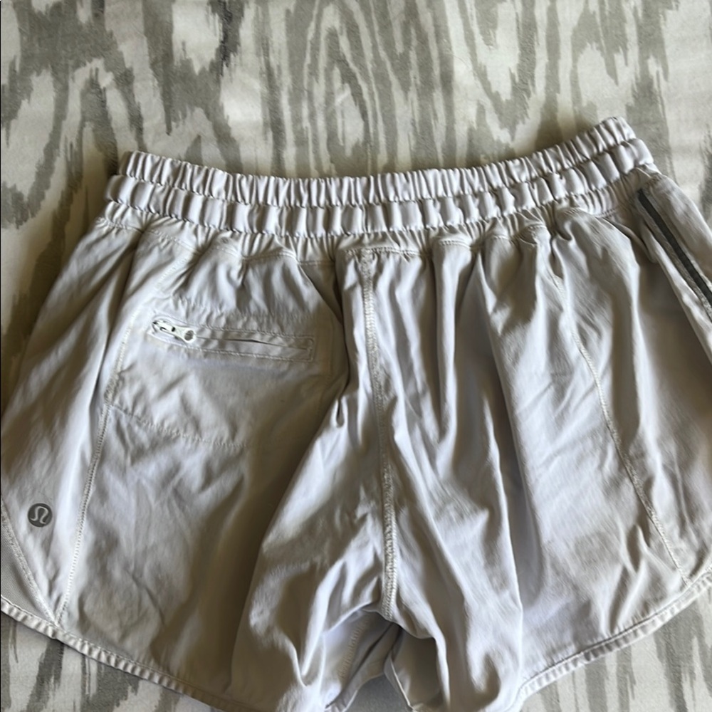 Lululemon Hotty Hot Shorts 2 - Picture 6 of 8